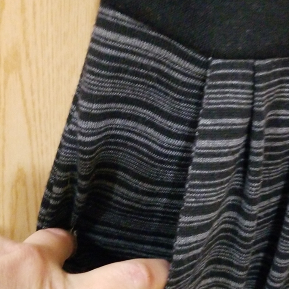 Women's dress - Picture 4 of 4